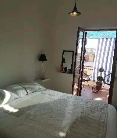 아파트 White Apartments. *